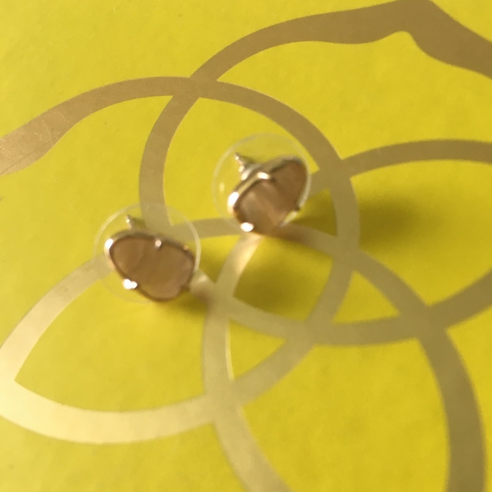 Rose gold/peach cats eye Hazel studs